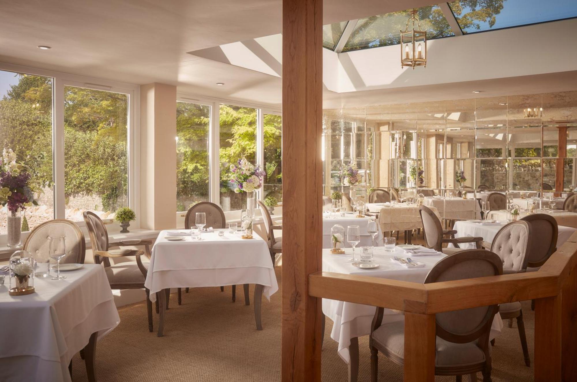 Bathen House Boutique Hotel Buitenkant foto The restaurant at The Grove