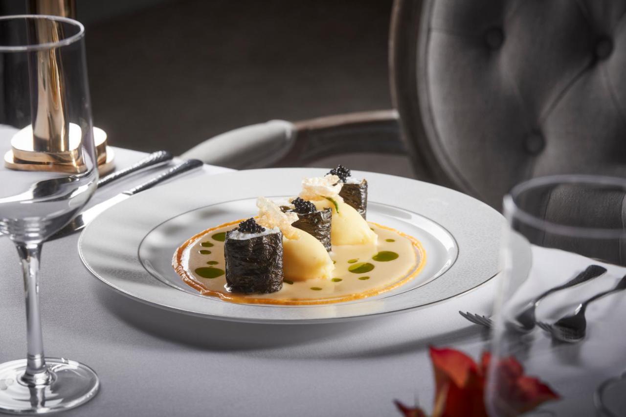 Bathen House Boutique Hotel Buitenkant foto A plate of caviar
