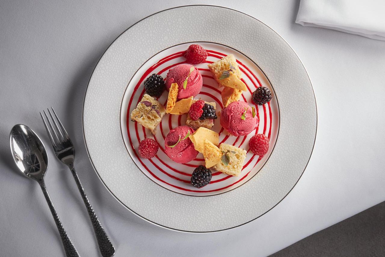 Bathen House Boutique Hotel Buitenkant foto A fruit salad