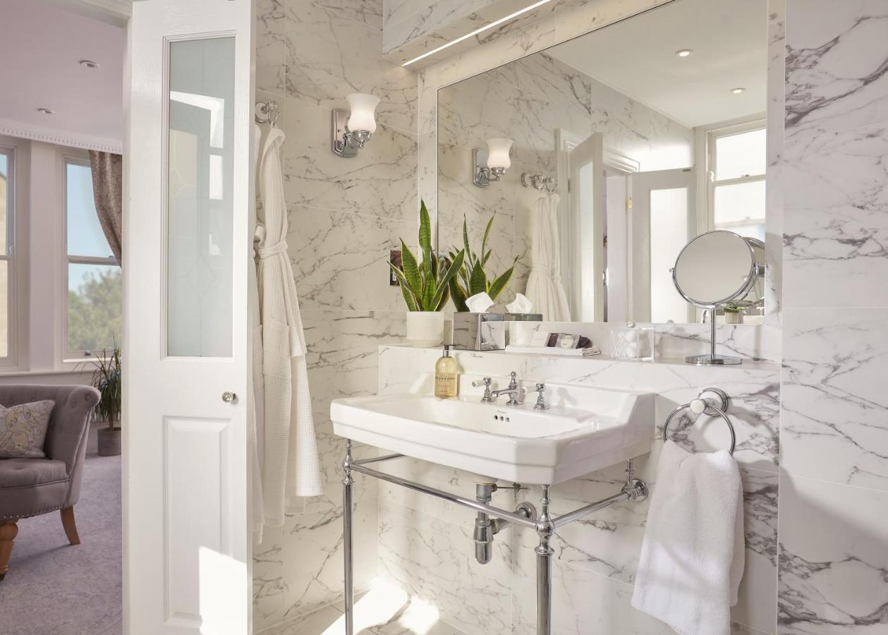 Bathen House Boutique Hotel Buitenkant foto Bathroom